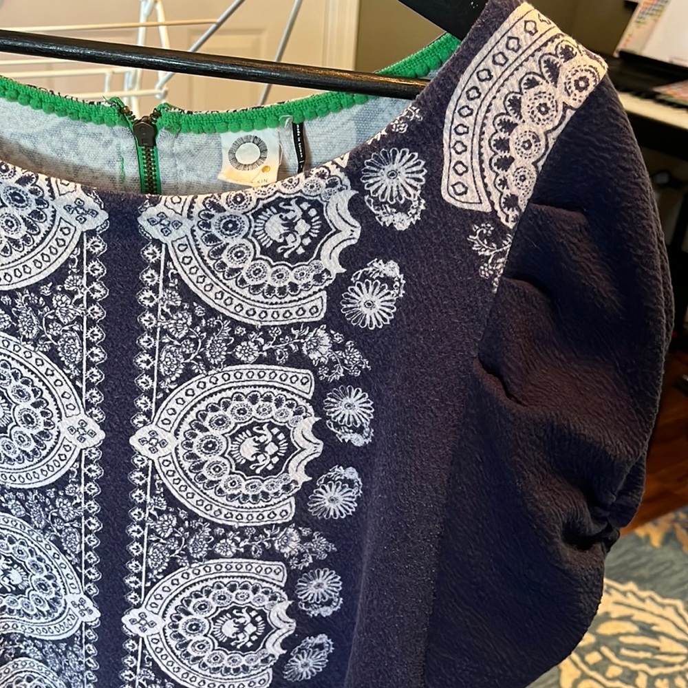 $5 BLUE & WHITE ANTHROPOLOGIE TUNIC 😳 sz L